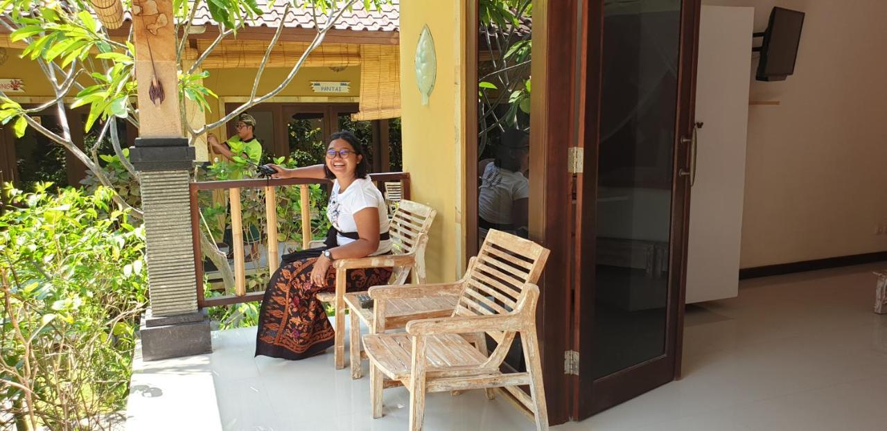 Nalini सहारा Amed (Bali)
